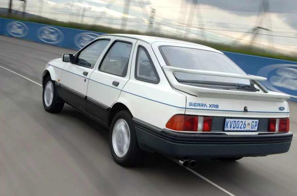 Sierra със сърце на пони-кар ускорява до 97 км/ч за 6,5 сек и развива максимална скорост от 232 км/ч. За 80-те година тези характеристики са страхотни. Въпреки това, XR8 не е създаден за банални гонки по улиците, а за туринг състезанията в Южна Африка. Произведени са едва 250 бройки.
