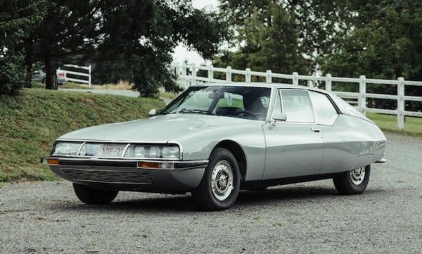 За много експерти именно това е шедьовърът на Опрон. Проектът SM започва като състезателен модел, но дизайнерът убеждава шефовете да го превърнат в луксозен сериен автомобил, ползвайки V6 двигател от новопридобитата Maserati. SM е без съмнение най-футуристичният и високотехнологичен модел на своята епоха. Петролната криза през 70-те и промени в американските регулации го обричат на пазарен провал. Но в дизайнерската Зала на славата мястото му е гарантирано. 
