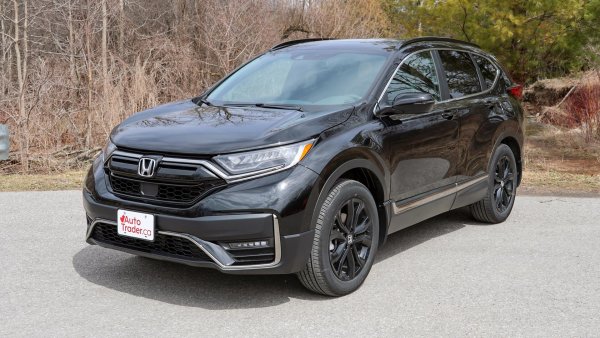 Четвъртото място като цяло за продажби през 2022 г. е изключително добра позиция, но въпреки това Honda CR-V и нейната версия Breeze са загубили 18% от продажбите от 2021 г. до 2022 г. Само в САЩ CR-V се отчита спад с над 120 000 за този период.

Огромният спад в продажбите в САЩ представлява почти 17% от този в продажбите на CR-V, което е известна утеха за Honda, че поне не губи сделки по целия свят. Спадът също има много общо с масивния ръст на продажбите на Tesla Model Y, тъй като все повече купувачи от САЩ гледат към EV вместо бензинов автомобил.