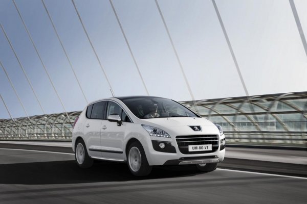 Peugeot 3008 HYbrid4 