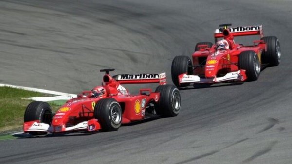 Ferrari F2001 с номер на шасито 211 &ndash; състезателен болид, управляван от Михаел Шумахер по време на сезона в световния шампионат през 2001 година, достигна изумителната сума от 15 980 000 евро (18,2 милиона долара)  на търга на RM Sotheby's, проведен на 25 май.