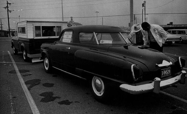 Още един образец от епохата на най-смели експерименти в американското автомобилостроене. Задното стъкло на този Studebaker спокойно може да бъде... и предно стъкло. Не е ясно дали дизайнерът е предвидил колата за бягство на заден ход след банков обир. Ясно е само, че моделът се провали, а скоро след това и самата могъща някога компания Studebaker слезе от сцената.