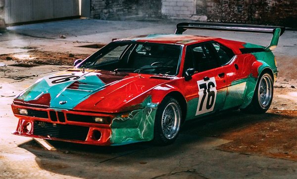 Цена: над 150 млн. долара?
Година на производство: 1979
Тази кола никога не е била предлагана на търг, и вероятно никога няма да бъде, защото е част от колекцията Art Cars на BMW Group. Но ако все пак чудото стане и се появи на някой аукцион, нищо чудно да се окаже най-скъпият автомобил на планетата. Обикновеното M1 Procar е достатъчно рядка и ценна кола, обикновено достигаща до 800-900 хиляди долара в търговете. Но това тук се е състезавало в Льо Ман, завършило е на шесто място и, покрай всичко друго, е изрисувано ръчно от... Анди Уорхол. През 2016 един експерт го оцени на около 60 милиона долара, но оттогава цените и на класическите коли, и на произведенията на изкуството се промениха драстично. Днес този автомобил вероятно би надхвърлил границата от 150 млн. долара. В края на краищата преди година една картина на Уорхол (Shot Sage Blue Marilyn) достигна 195 милиона долара на търг на Christie's. 