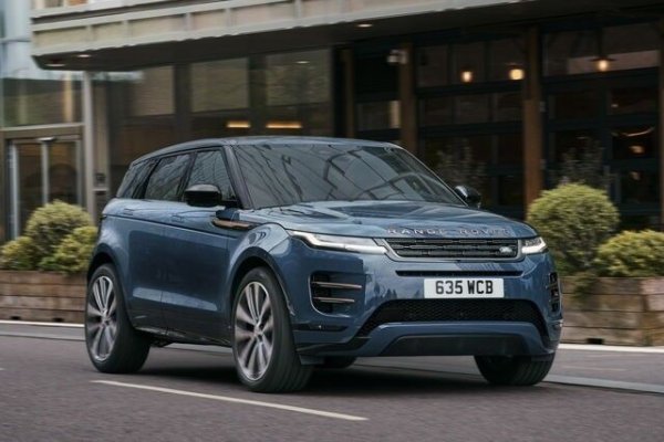 Ако бюджетът ви е около 60 000 евро, можете да изберете нов Range Rover Evoque, например дизелов D200 с 204 к.с. или plug-in хибрид P270 с 269 к.с., и двата с базово S ниво на оборудване и задвижване на всички колела. Този типичен дизайнерски SUV е перфектният луксозен автомобил за града, с минималистичен интериор и инфоразвлекателната система Pivi Pro.