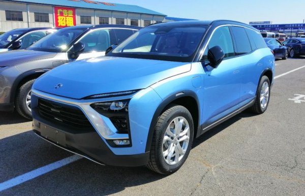 Китайски производител на електромобили, основан от милиардера Уилям Ли и базиран в Шанхай. Nio има вече четири готови модела и подготвя още четири. 

Текуща цена на акциите: 38 долара
Най-висока цена на акциите: 67 долара
Разлика между сегашната и най-високата: -43% 
Общо акции: 1.572 милиарда
Пазарна капитализация: 59.93 милиарда долара
Нетен дълг: 1.89 милиарда долара
Приходи за последните 12 месеца: 1.92 милиарда долара
Оперативна печалба: -836 милиона долара (загуба)
