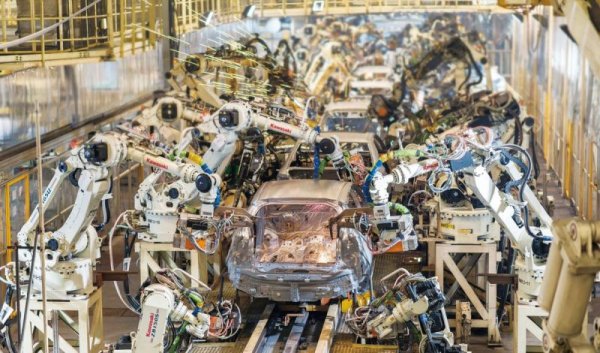 На този фон традиционните автомобилни производители изглеждат направо в текущо здраве. Най-големите спадове в цените на акциите са едва около 10% (Stellantis, Toyota и Nissan), а при повечето - в рамките между половин и тпет процента. 
В сравнение с електрическите си "конкуренти" традиционните производители се радват на завидни оперативни печалби за последните 12 месеца: от 561 милиона долара за Nissan, през 10.5 милиарда долара за BMW и 14 милиарда за VW, до цели 32.6 милиарда за Toyota. 

