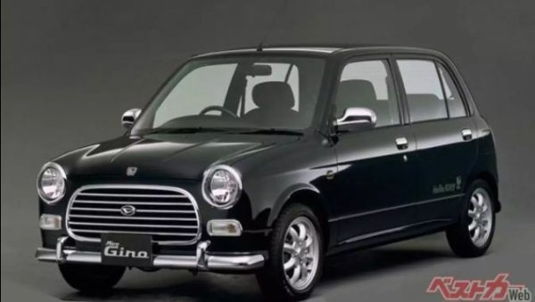 На пазара втора ръка мини-автомобилът струва 500 000 йени (3650 евро). Въпреки размерите си, машината е функционална и добре оборудвана. Като прибавим ниския разход на гориво и по-малките данъци, автомобилът е доста добро предложение.