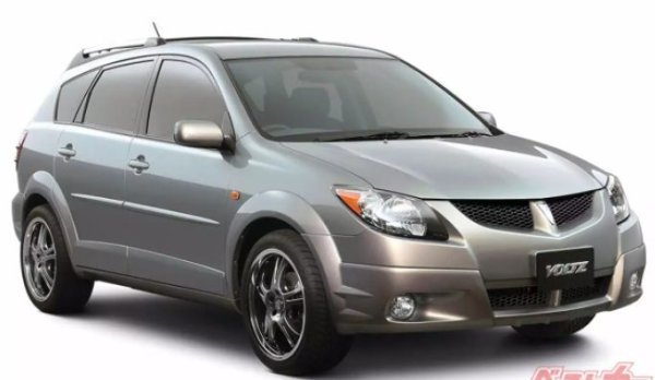 Този практичен компактен модел с просторен салон и увеличен просвет също струва 500 000 йени (3650 евро). Всъщност това е смесица от комби, кросоувър и миниван. Създаден е в сътрудничество с GM, като в Япония е оборудван с бензинов двигател със 190 к.с. 
