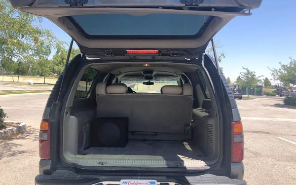 Това е друг голям „американец" и конкурент на Ford, произвеждан от 2006 до 2013 година. В разгънато състояние багажникът също направи достойна конкуренция на лидера от „Синия овал“ - 4098 литра. Тази концепция отговаря на класическата „американска мечта“, където практичността е съчетана с всички удобства.