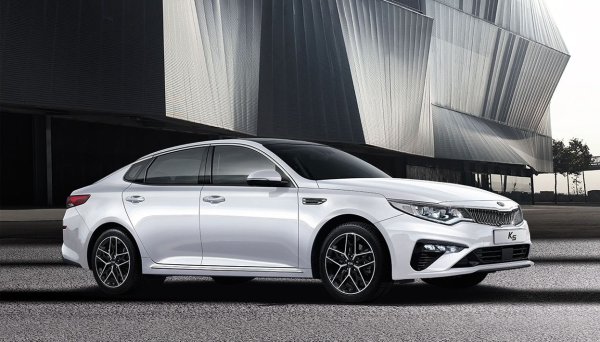 Средна цена на автомобила като нов &ndash; 30 201 долара

Цена на автомобила след 5 години &ndash; 24 735 долара

Остатъчна стойност &ndash; 81,9%