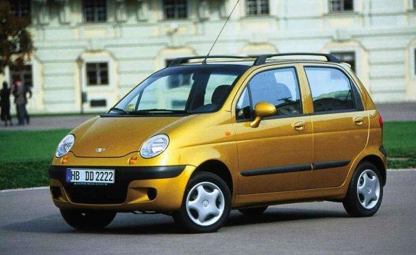 Първото малокалибрено Daewoo Tico далеч не беше от най-приятните коли за каране, но като надеждност се представяше отлично. Наследникът му с емблемата на Chevrolet обаче от година на година слизаше все по-надолу в класациите. 
