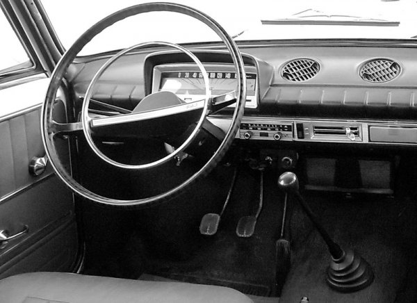 Идеята за производството на "народната кола", както е описан автомобилът, е на Алексей Косигин, който е председател на Министерския съвет на СССР през 1966 година. Целта обаче не е да се даде достъпна машина на народа, а да се вземат натрупаните в него парични средства. Подполковникът от КГБ Игор Атаменко пише в книгата си "КГБ - ЦРУ: кой е по-силен?", че по това време гражданите на СССР са имали около 90 млрд. Това е около 100 млрд. долара по официалния курс и надхвърля общия годишен бюджет на Холандия, Дания и Белгия.

Народът не се доверява на Спестовната каса и ги държи "под дюшека", което заплашва с чудовищна инфлация. Хората са свикнали с тоталния дефицит и за да го накараш да извади парите, трябва да му предложиш нещо по-специално. В такова се превръща съветски автомобил, направен за западни технологии и на относително достъпна цена.