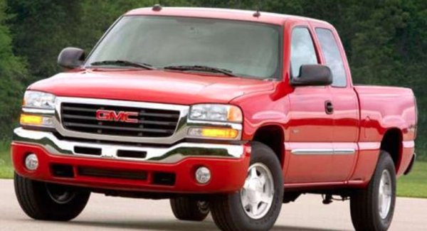 2020 г. - 13 016 откраднати

Увеличение спрямо 2019 г. - 16,6%

Най-крадена моделна година - 2005

Наречете го прост закон на средните стойности - колкото повече бройки от един модел се продават, толкова по-голяма е вероятността той да бъде откраднат. Това важи и за GMC Sierra, която записва впечатляващи резултати на пазара и съответно става все по-популярна сред крадците. Не е за пренебрегване и факта, че този модел се предлага в различни варианти на каросерията и задвижващи системи. Има и луксозна версия Sierra Denali.