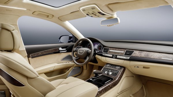 Audi A8 с шест врати 