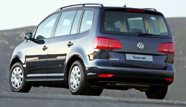 След фейслифта през 2010 моделът се разделя с легендарния 1.9 TDI и остава с два дизелови агрегата - 1.6 TDI и 2.0 TDI. И двата са надеждни и с голям ресурс, като при по-малкия ангренажният ремък трябва да се сменя на всеки пет години. Освен тях, в гамата са два турбобензина - 1.2 и 1.4 TSI. По-ранните версии на 1.4 създаваха много проблеми с веригата, но след края на 2010 това бе коригирано. Както и при всички други агрегати от ерата на даунсайзинга, и тези се нуждаят от редовна и честа смяна на маслото, за да работят надеждно. 
