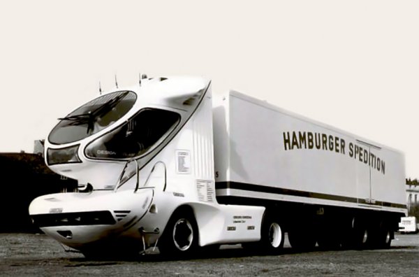 В средата на 70-те Колани започва да се интересува от темата за обтекаеми камиони. Дизайнерът с право вярва, че квадратните форми на влекачите не допринасят за икономията на гориво и започва да разработва "био камион" със заоблена външност. Дебютът на Colani Truck 2001 се състои на автомобилното изложение във Франкфурт през 1978 г. Концептът се различава от обичайните влекачи с футуристичната си кабина на две нива и акулообразна основа. Врати няма: шофьорът стига до работното си място през отваряща се "капачка".