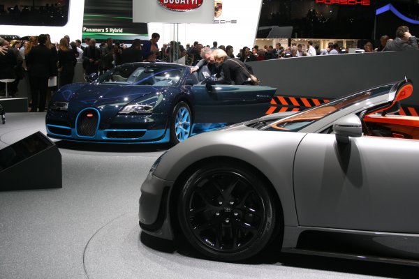 Женева 2012 / Bugatti Veyron Grand Sport Vitesse 