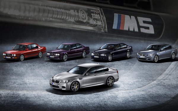 BMW отбелязва 35 години от дебюта на първия М5, да проследим накратко историята на този вълнуващ автомобил.