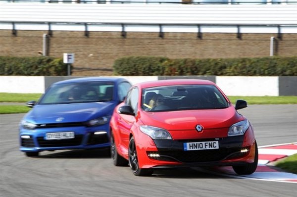 Кадри от конкурса Britain&rsquo;s Best Driver&rsquo;s Car 2010 на Аutocar. Победител е Porsche 911 GT3 RS.