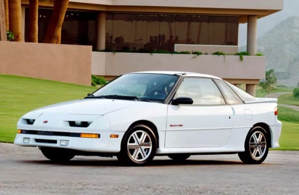 Тази кола е ясна демонстрация как обикновен импулс може да се превърне в истинска буря (Storm). Това обаче е само игра на думи, тъй като в крайна сметка Geo Storm в много отношения повтаря Isuzu Impulse, който заради икономия на средства остана без задвижване на всички колела и компоненти на окачването, разработени от Lotus. 