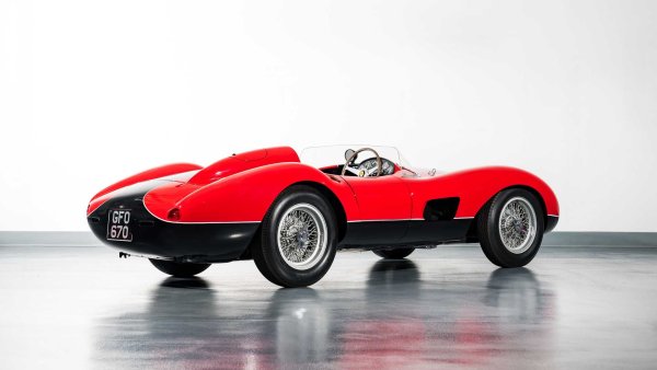 След това тази кола печели общо 12 победи на пистата през 1958 и 1959 г. Като цяло кариерата му е много успешна. Тя завършва през 1963 г. с общо 18 класирания в първата тройка.