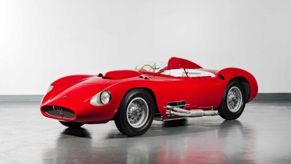 В годините след Втората световна война нито един производител не е създавал толкова бързи и красиви автомобили като Maserati. Ръководената от Адорфо Орси компания създаде легендарните модели - от Spider A6GCS до купетата A6G/54, включително мощните 200S и 300S. 