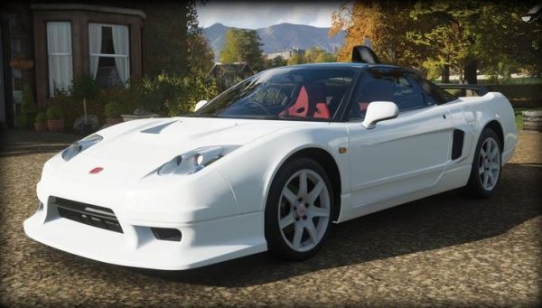 Всеки път, когато Honda използва обозначението &bdquo;Type-R&ldquo; на своите автомобили, всички очакват някаква магия в тяхното представяне. Докато NSX е невероятна машина, която не се нуждае от допълнителни глезотии, версията Type R определено надгражда тези способности. 

Японците стартира производството на NSX още през 1990 година, но Type-R се появява едва 12 години по-късно. Тя се задвижва от 3,2-литров V6 атмосферен двигател с 280 к.с. Твърди се, че Honda ще направи ново поколение на тази версия, но засега това са само слухове.