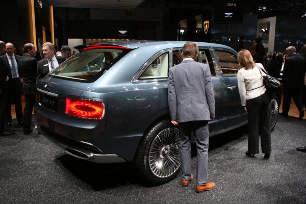 Женева 2012 / Bentley EXP 9 F 