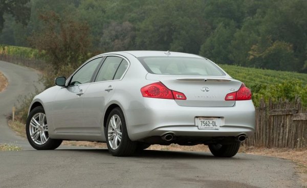 При по-ранните двигатели се отбелязва, че масленият канал се запушва, а уплътненията на главата на цилиндъра пропускат, като това се дължи предимно на каране на високи обороти. Проверката на двигателя често показва отлагания върху капаците на разпределителния вал, които се третират чрез промиване. 