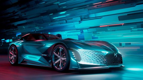 DS X E-Tense е визията на компанията за автомобил от 2035 г. DS прави кола с две лица вместо скучна интерпретация на фантазиите на някои фантаст. От едната страна имате врата тип &bdquo;крило на чайка&ldquo;, стъклен капак, без волан и облицована с кожа кабина с място за двама, по същество автономна кола. От друга страна имате една седалка, колело, два педала и... тук няма покрив. 

Мощността варира от 536 к.с. в &bdquo;пътна&ldquo; обстановка до 1341 к.с. в състезателен режим, със задвижваща система, разработена от екипа на DS Formula E. Това явно е френски вариант на д-р Джекил и г-н Хайд.