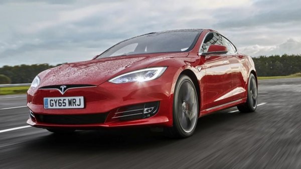 Свидетелство за оригиналния дизайн на Tesla е, че автомобил, лансиран още през 2012 г.,запазва второто си място в това класиране, въпреки навлизането на редица нови технологии и огромно увеличение на броя на електромобилите, предлагани от различни производители. Все пак трябва да се отчете, че за този период Model S също претърпя накои промени и получи редица подобрения, благодарение на което  първоначалният резултат от 0,24Cd беше намален до 0,20Cd.