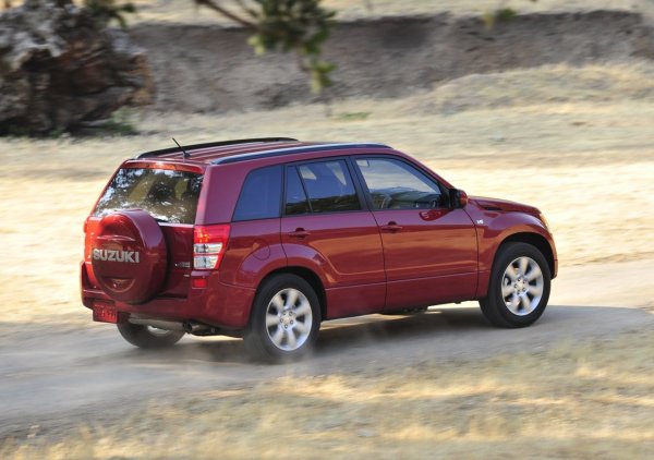 С течение на времето раздатъчната кутия си напомня за себе си, като разтяга веригата. Това обикновено се случва при пробег 150 000-200 000 км и е съпроводено от метални звуци по време на шофиране под натоварване.