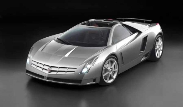 Началото на 21-ви век завари луксозното подразделение на GM в трудно положение. Cadillac, някога споменаван едновременно с Rolls-Royce като олицетворение на лукса, произвежда предимно скучни серийни автомобили.

Въпреки това, през следващите десетилетия ситуацията се променя. Днес марката отново предлага прилични автомобили, има сериозни спортни версии и участва активно в състезания от най-високо ниво. Още по-неочаквано беше да видим суперкола от Cadillac през 2002 г.
