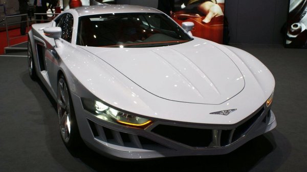 Нямаме търпение да видим възраждането на една от най-емблематичните марки от предвоенната епоха. В първата половина на XX век тази компания бе наравно с Rolls-Royce и Isotta-Fraschini като връх на лукса, преди да фалира през 60-те. Сега правнукът на основателя Дамиан Матеу е готов за нов опит с електрическа суперкола, наречена Carmen. 