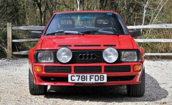 Това фантастично Audi всъщност представлява болид от легендарната и печално известна рали група В, адаптиран за използване по стандартни пътища. Колата е произведена на 15 април 1986 г.
Даденият екземпляр е с 2,1-литров турбомотор с 5 цилиндъра и мощност 306 к.с. Това е една от петте коли, предназначени за британския пазар. Нейният пробег е 30 000 мили (около 50 000 км), като е реставрирана напълно. След това е продадена на аукцион RM Sotheby’s за сумата от 536 000 щатски долара.
