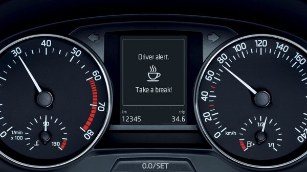 Системата за разпознаване на умората при шофьора не е нещо ново, но при VW Tigian тя е усъвършенствана. Тя запомня характера на движенията на човека зад волана през първите 15 минути след активирането си. След това системата анализира параметрите (основно движенията на волана и превключването на предавките) и скоростта на движение. След няколко часа на приборния панел се появява пиктограма, която препоръчва почивка на шофьора, а след още 15 минути тя започва да настоява за пауза в пътуването.