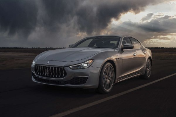 Двата италиански бранда са част от един концерн и проблемите им са сходни &ndash; малка гама от модели, което не им позволява да си съперничат успешно с големите си конкуренти. Изоставането им вече се усеща осезаемо, като никак не е сигурно, че ще успеят да го наваксат през следващите години.