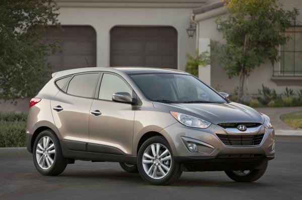 При третото поколение на модела Tucson получи двигател D4HA 2.0 CRDi (185 к.с.), който е на италианската компания VM Motori. През 2009 г. корейците радикално промениха дизайна на предшественика, като представиха алуминиев блок и система Common Rail (дело Bosch), като това беше успешно решение.