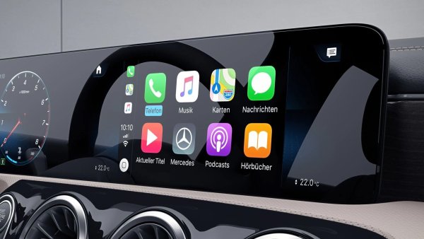 Централната конзола на повечето нови автомобили вече изглежда много различно от преди 10 години. Бутоните са все по-малко, сензорният дисплей се превърна в задължителен елемент дори в базовите конфигурации. Ясно е, че бъдещето е цифрово, а аналоговите инструменти няма да оцелеят. В близко бъдеще вероятно ще видим автомобили с изцяло цифрово табло и конзола, като бутоните ще останат в основни конфигурации за известно време, но времето им явно изтича. 