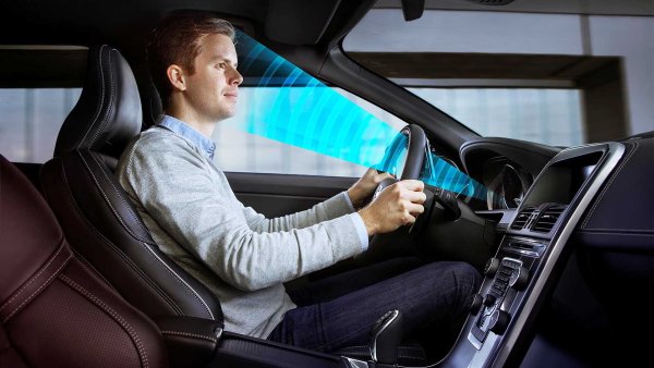 Намаляването на пътнотранспортните произшествия и смъртните случаи е един от основните приоритети за автомобилните производители. Така опциите за безопасност ще се увеличат и най-важното ще се предлагат още в базовото оборудване на все повече модели. Работата по създаване на напълно автономно управление продължава, като постепенно и тази опция ще бъде активно въведена в новите автомобили. 