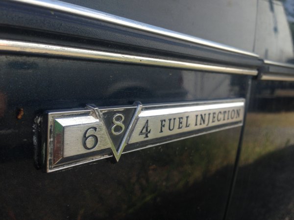 Двигателите с деактивиращи се цилиндри са нещо нормално днес, но не и през 1981, когато инженерите на Cadillac за пръв път решили да използват подобна технология. Идеята била големият V8 да се лишава от два или четири цилиндъра, когато не му е нужна максималната мощност, и така да пести гориво. Идеята била добра, но не и изпълнението. Хидравличните повдигачи се контролирали от често дефектиращи соленоиди, което водело до неработещи правилно клапани и в резултат - до смайващи колебания с газта и продължителни загуби на мощност. Проблемът бил толкова сериозен, че от GM посъветвали дилърите да направят байпас на системата и да оставят колите с 8 постоянно работещи цилиндъра. 
