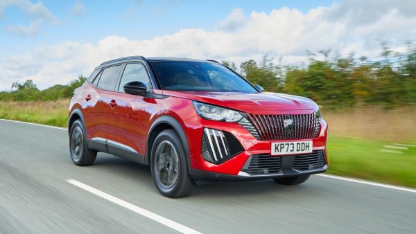 Подобно на Captur, и 2008 бе много търсен в началото на десетилетието, но после отстъпи назад. През тази година регистрациите се увеличават с 8.3%, резултат и на лансирания фейслифт на модела. 
