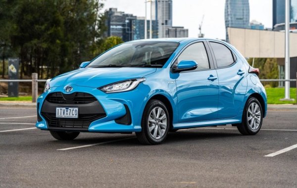 Преди две години Yaris за кратко дори бе най-търсеният нов автомобил в Европа. Но после един вътрешен "враг" го изтласка назад в класирането - новият кросоувър Yaris Cross. Все пак тази година и суперминито има почти 9% ръст в регистрациите. 
