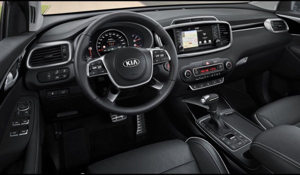 Горе-долу толкова е животът на горивната помпа, но е по-добре да се презастраховате и да я смените при първите признаци на износване. Иначе рискувате някоя метална стружка да попадне в горивото и да унищожи цялата система. Има докладвани случаи на повреден турбокомпресор след 200,000 км, но това са по-скоро изключения. 
