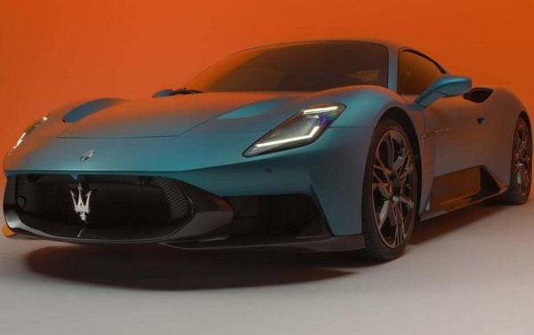 Благодарение на карбоновата конструкция и на множеството други мерки в тази посока, MCPURA ще е доста по-леко от предшественика си - около 1500 килограма, според главния инженер Давиде Данесин. Шасито тук е плод на дългогодишното партньорство на Maserati с Dallara, компанията, която разработва шасита за Формула 1. Версията Cielo добавя само 12 кг към общото тегло. 
