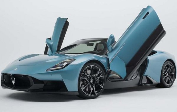 Какво и досега, спортният модел получава врати тип пеперуда. Освен това Maserati въвежда един нов, високотехнологичен син цвят, който променя оттенъците си под слънчевите лъчи. В купе версията той ще е матов, а при Cielo - гланцов. "Това е кола, която ще ви дава истинско Гран туризмо чувство, луксозно усещане на колела", заяви при предпремиерата за медии шефът на компанията Санто Фичили. Останалите нови цветове, създадени специално за този модел, са Devil Orange, Verde Royale и Night Interaction. 
