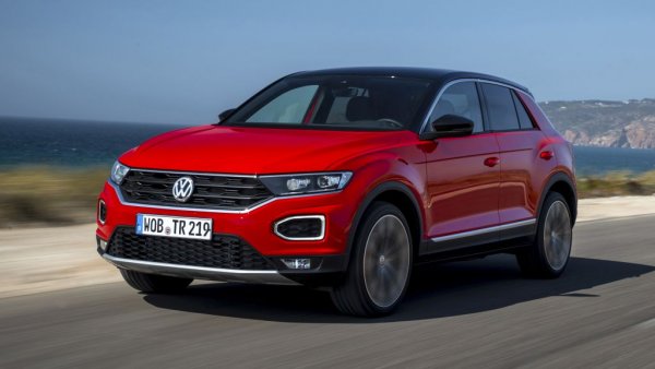 При VW спадът спрямо предкризисната 2019 е около 30 на сто. Най-продаваният модел все така е T-Roc, но правят впечатление 92-те регистрации на по-скъпия Arteon, който изпреварва по продажби Touareg.  53 от регистрациите са прекратени впоследствие. 

Най-продавани модели:
T-Roc - 248
Golf - 146
Passat - 133
Caddy - 116
Arteon - 92

Други: T-Cross - 85, Tiguan - 68, Crafter - 67, Touareg - 59, Transporter - 49, Up! - 40, Polo - 31, Amarok - 23, ID.3 - 17, Touran - 9, ID.4 - 3
