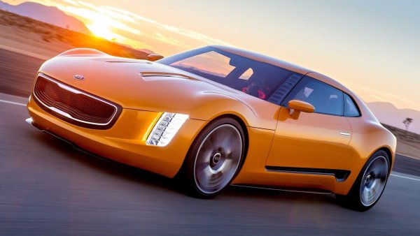 Тук нещата стоят малко по-различно. Този прототип не се свързва веднага със серийния автомобил. Формата на тялото обаче трябва да намеква за това, в какво се превърна.