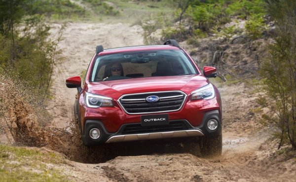 Системата се опита да вземе най-доброто и от двата свята. Когато се движите с ниска скорост, тя сама избира най-краткият път от двигателя до колелата, като свежда до минимум загулата на енергия. При ускорение системата автоматично разпределя енергията по осите в нужните пропорци и така вашият FWD или RWD-автомобил се превръща в 4WD.
