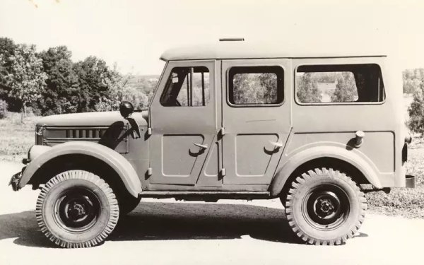 Постепенно цялото производство на ГАЗ-69 се прехвърля в Уляновск. Но там правят само стандартната версия с брезентов покрив. За сметка на това някои ремонтни заводи в СССР доработват автомобила и го снабдяват с метален покрив. Една от популярните такива версии е дело на Тартуския авторемонтен завод, която се нарича ТА-24. 
